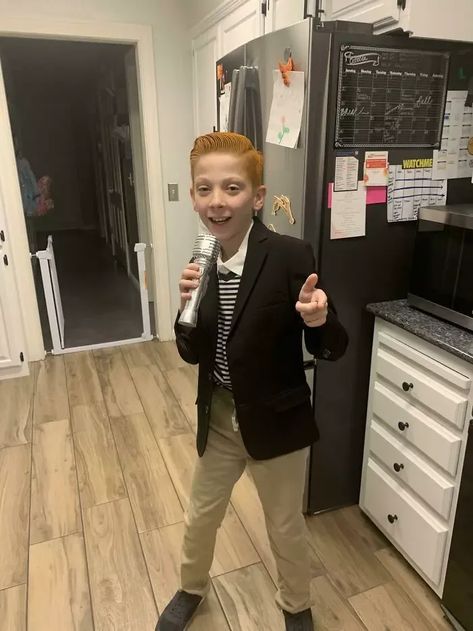 30 Adorable Kiddies Halloween Costumes Rick Roll, Couple Socks, Amazing Halloween Costumes, Rick Rolled, Witch Costumes, Rick Astley, Families Are Forever, Scary Costumes, Chosen Family