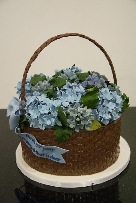 Hydrangea basket Gum Paste Hydrangea, Flower Basket Cake, Hydrangea Cake, Buttercream Flower Cake, Buttercream Flowers, Unique Cakes, Cake Icing, Novelty Cakes, Gorgeous Cakes