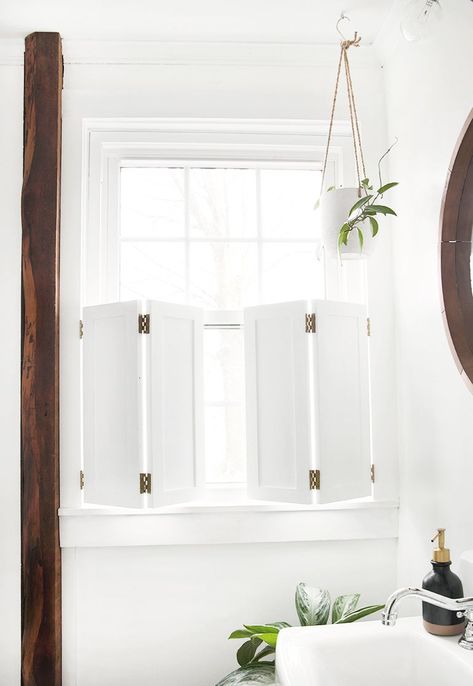 Lose the Drapes: 17 Ways to Dress a Window Without Curtains - Bob Vila Diy Interior Window Shutters, Window Shutters Diy, Diy Interior Shutters, Home Projects Diy, Shutters Interior, Small Bathroom Window, Indoor Shutters, Bathroom Window Treatments, Interior Window Shutters