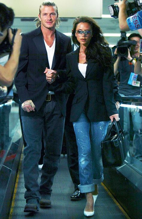 Fancy reminiscing this Friday? Check out all the best '90s and '00s fashion style moments of Victoria and David Beckham. Posh Beckham, Viktoria Beckham, Posh And Becks, David Beckham Style, Victoria And David, Victoria Beckham Outfits, David And Victoria Beckham, Victoria Beckham Style, Posh Spice