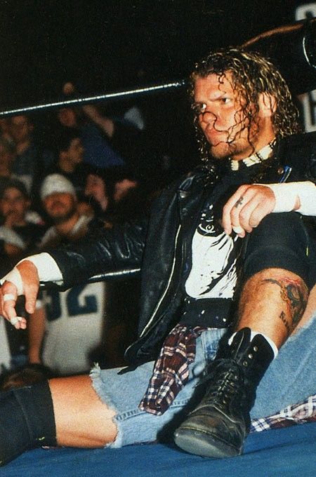 Wwe 90s Aesthetic, Raven Wwe, Pro Wrestling Aesthetic, Wwe 2000s Aesthetic, 90s Wrestling, Ecw Raven, Raven Wrestler, Vintage Wwe Photos, Indie Wrestling