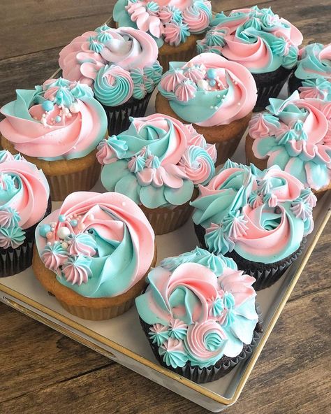 Baby Reveal Cupcakes, Creative Gender Reveals, Wilton Tips, Gender Reveal Cupcakes, Baby Shower Cakes For Boys, Meringue Buttercream, Swiss Meringue, Swiss Meringue Buttercream, Shower Cupcakes