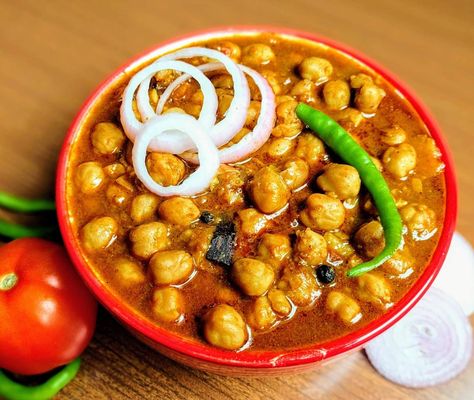 Chole Recipe, Veg Recipes Of India, Chole Masala, Spicy Gravy, Curry Recipes Indian, Vegetarian Curry, Dal Recipe, Clam Recipes, Masala Recipe