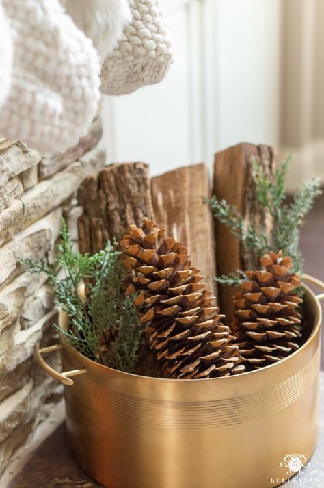 Plaid Themed Christmas, Christmas Fireplace Decor Ideas, Fireplace Decor Ideas, Nursery Christmas, Fall Fireplace Decor, Christmas Tartan, Fall Fireplace, Plaid Christmas Decor, Christmas Fireplace Decor