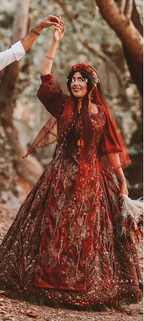 Traditional Iranian clothes Iranian Culture Traditional Dresses, Iranian Dress Traditional, Persian Traditional Dress, Traditional Persian Clothing, Iran Clothes, Iranian Aesthetic, Traditional Iranian Clothing, Iran Clothing, Persian Clothes