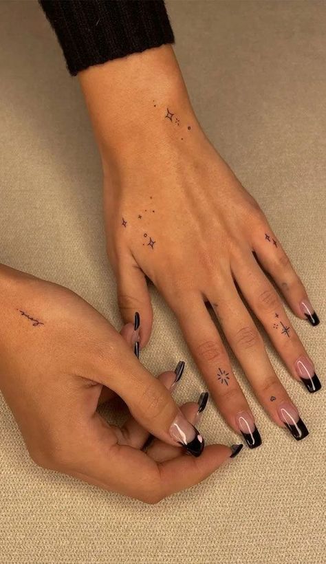 Ink Embrace Artistry on the Hand : Hand Jewelry Tattoos Jewelry Tattoos, Tato Minimal, Small Girly Tattoos, Hand And Finger Tattoos, Pretty Hand Tattoos, Small Pretty Tattoos, Petite Tattoos, Hand Tattoos For Women, Small Hand Tattoos