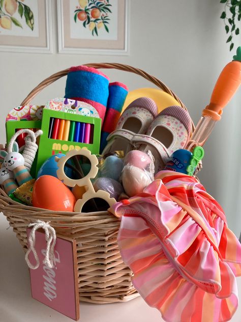 Simple Girls Easter Baskets (3 & 5-Years Old) Easter Basket For 4 Year Girl, Easter Basket 3 Year Girl, Easter Basket For 5 Year Girl, Easter Basket Ideas For 4 Year, Easter Basket Ideas For 5 Year Girl, Easter Hosting, Simple Easter Baskets, Girls Easter Basket, Easter Baskets For Toddlers