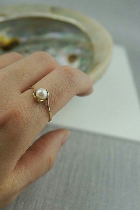 Pearl Silver Engagement Ring, Pearl Ring Design, Pearl Ring Simple, Vintage Pearl Ring, Gold Ring Simple, Stone Ring Design, Pearl Rings Vintage, White Pearl Ring, Date Stamp