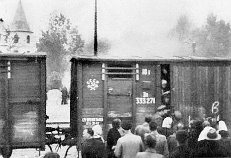 Siberian Exile Labor Camp, Baltic States, Cute Christmas Wallpaper, Middle Class, Book Projects, Soviet Union, Latvia, Historical Photos, Lithuania