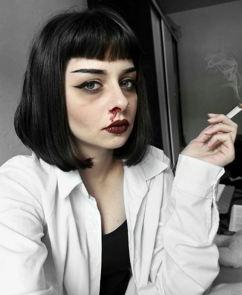 If you're searching for a beautiful day Costume for yourself, you ought to offer a watch to the gathering wherever we've got some wonderful examples. #lastminutehalloweencostumesideas #halloween #halloweencostume Disfraz Mia Wallace, Mia Wallace Makeup, Pulp Fiction Halloween Costume, Halloween Costumes For Work, Halloween Coustumes, Short Dark Hair, Scary Makeup, Last Minute Halloween Costumes, Halloween Inspo