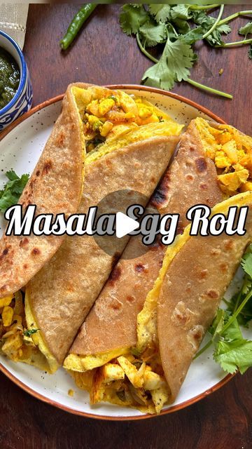 Egg Recipes For Breakfast Indian, Chapathi Roll Recipes, Boil Egg Recipes Ideas, Egg Roll Recipes Indian, Indian Eggs, Easy Breakfast Ideas Indian, Egg Chilli Recipe, Boiled Eggs Recipes, Boiled Egg Recipe