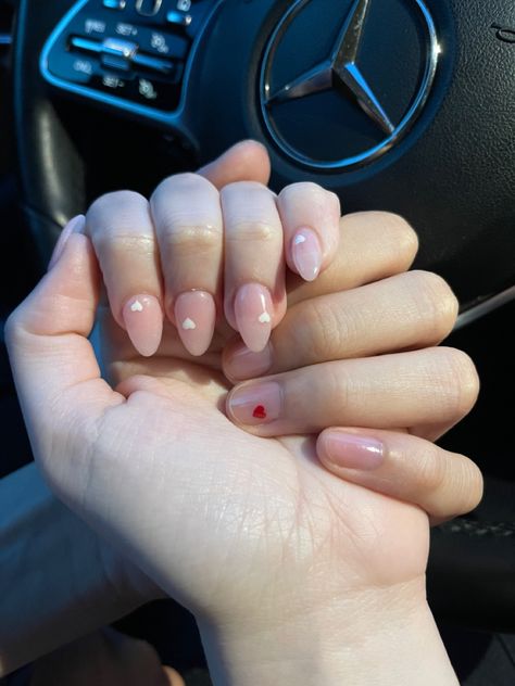 Matching Couple Nails Aesthetic, Matching Valentines Nails With Boyfriend, Matching Nail With Boyfriend, Boyfriend And Girlfriend Nail Ideas, Matching Nails Girlfriends, Matching Nails Boyfriend And Girlfriend, Matching Manicure With Boyfriend, Matching Nails With Boyfriend Simple, Lesbian Couple Nails Matching