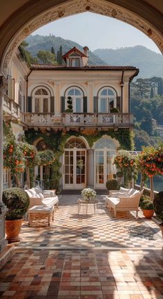 Old Money Houses Italy, Italian Mediterranean Homes Interior, Italian Aesthetic House, Italy Homes Interior, Old Italian House, White Picket Fence Ideas, Picket Fence Ideas, Italian Mansion, Old Money House