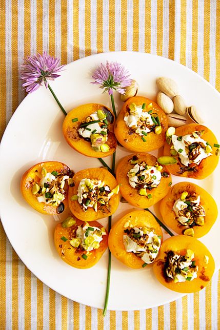 Stuffed Apricots with Cream Cheese, Pistachios, Chives and Balsamic Reduction - great party appetizer that will have everyone buzzing! #stuffed #apricots #cream #cheese #pistachios #chives #balsamic #reduction Fruit And Cheese Recipes, Savory Fruit Recipes, Stuffed Apricots, Easter Apps, Mediterranean Fruit, Balsamic Reduction Recipe, Forest Food, Easter Food Appetizers, Aphrodisiac Foods