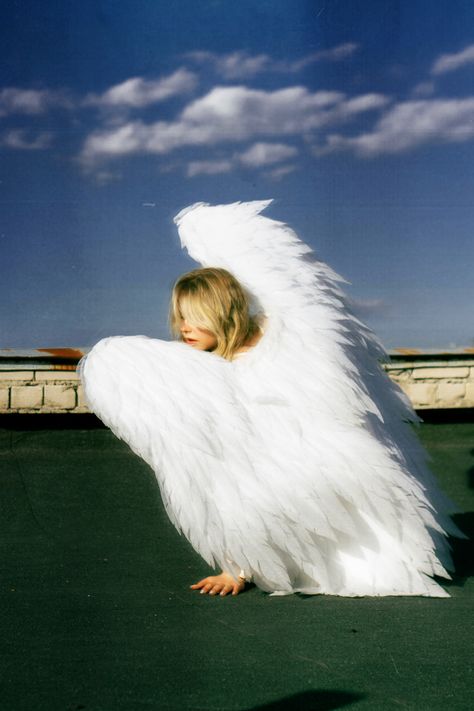 Angel Wings Photoshoot Ideas, Angel Aesthetic Photoshoot, Snow Angel Photoshoot, Cherub Photoshoot, Angel Wing Photoshoot, Wings Concept Photos, Angel Photoshoot Ideas, Fallen Angel Photoshoot, Angelic Photoshoot