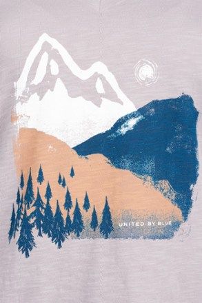 United By Blue Women's Mountain Ink T-Shirt Grey XL Mountain Shirt Design, Outdoor Graphics, Croquis Architecture, Fabric Paint Shirt, Mountain Graphic, United By Blue, Paint Shirts, T Shirt Painting, Mountain Tshirt