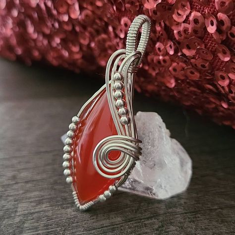 Wirewrap Jewelry, Wire Jewelry Patterns, Wire Pendants, Wire Wrapped Stone Jewelry, Wire Wrap Jewelry Designs, Wire Jewelry Designs, Wire Wrapping Crystals, Wire Wrapping Stones, Diy Wire Jewelry