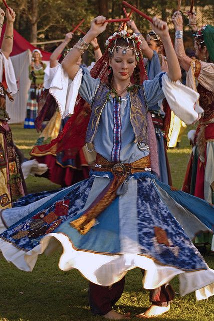 Dance Bohemian Images, Hungarian Dance, Ballet Folklorico, Medieval Festival, Ragamuffin, World Dance, Festival Clothing, Jive, Belly Dancers