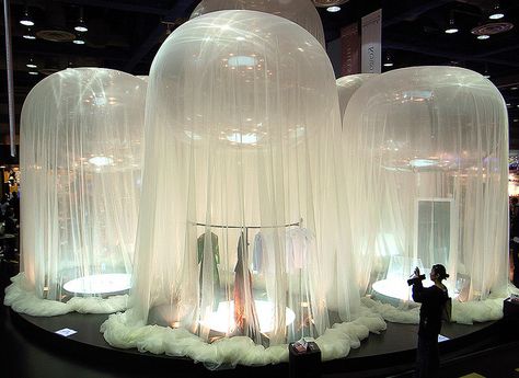 inflatable jellyfish Jellyfish Installation, Conception Scénique, Exhibition Display, Exhibition Booth, Scenic Design, Print Inspiration, The Fair, Exhibition Space, Museum Exhibition