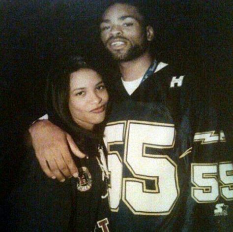 Aaliyah and Method Man Aaliyah Beauty, Old School Hip Hop Outfits, Rip Aaliyah, Cartoon Rappers, Men 90s, Deck Art, Aaliyah Style, Aaliyah Haughton, Method Man