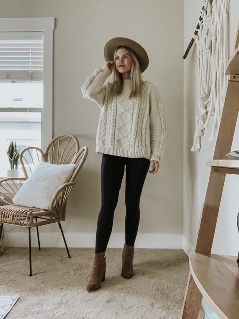 Sustainable Sweater, Cream Sweater Outfit, Cable Knit Sweater Outfit, Shop Your Closet, Knit Sweater Outfit, Outfits Jeans, Style Indie, Booties Outfit, Cream Knit Sweater