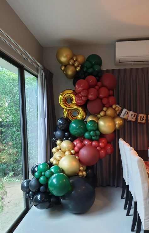 Harry Potter 8th Birthday party balloon garland Gryffindor Slytherin Harry Potter Garland Balloon, Hogwarts Balloon Garland, Harry Potter Birthday Balloons, Harry Potter Balloon Garland, Harry Potter Balloon Arch, Harry Potter Theme Birthday Party, Harry Potter Balloons, Lavish Party, Harry Potter Party Decorations