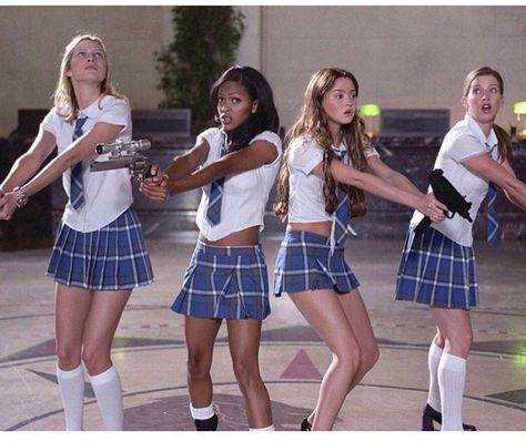 Devon aoki in d.e.b.s Sara Foster, 90s Grunge Hair, Meagan Good, Devon Aoki, School Uniforms, Mode Inspo, 2000s Fashion, Y2k Fashion, Halloween Outfits