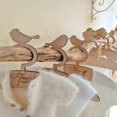 Baby Coat Hangers, Hanger Game, Handmade Hanger, Wood Laser Ideas, Baby Clothes Hangers, Photography Details, Laser Cut Decor, Kids Hangers, Baby Hangers