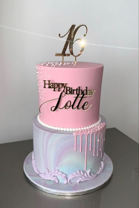 16th Birthday Cakes For Girls Ideas, Pretty Birthday Cakes For Teens, Boujee Birthday Cake, Sweet 16 Venues, 28th Birthday Cake, Queens Birthday Cake, 19th Birthday Cakes, Birthday Cakes For Teens, Sweet 16 Birthday Cake