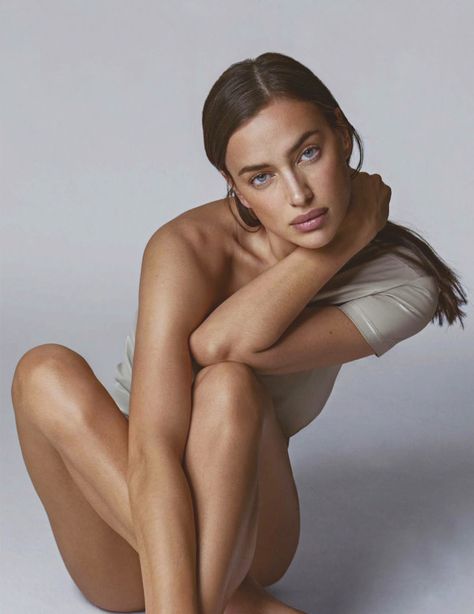 Irina Shayk Vogue, Irina Shayk, A Photo, A Woman, Vogue, Photography