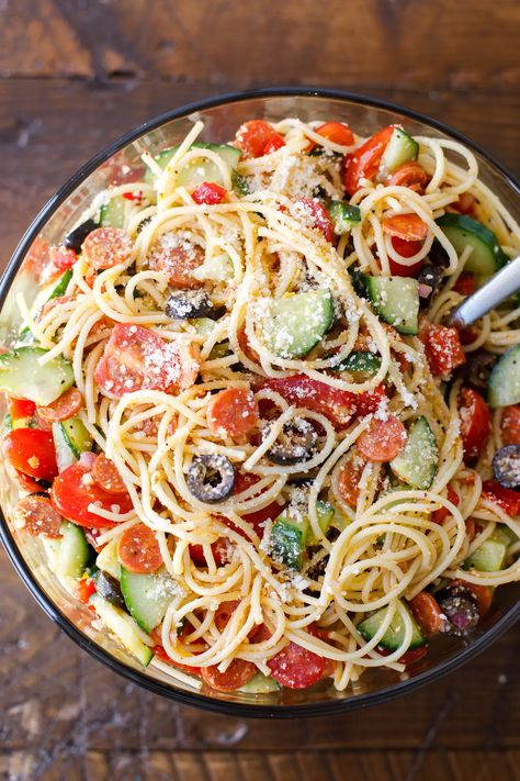 Speggetti Recipes Salad, Spaghetti Noodle Salad, Cold Spaghetti Salad Recipes, Spagetti Salad Recipes, Cold Food Ideas, Pepperoni Spaghetti, Italian Spaghetti Salad, Recipes Potluck, Noodle Salads