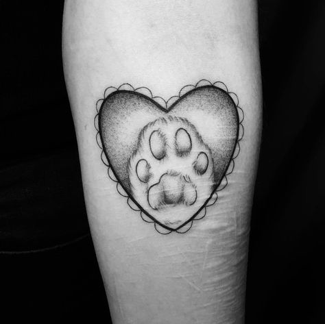 Cat Lover Tattoo, Halloween Costume Cat, Cat Paw Tattoos, Tatoo Styles, Cats Tattoo, Baby Tattoo Designs, Pfp Cat, Tattoos For Dog Lovers, Dog Paw Tattoo