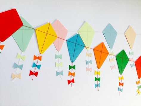 Diy Kite Decorations, Kites Preschool, Kite Decoration, Paper Kite, Diy Kite, Mary Poppins Party, Kites Craft, Fly A Kite, Kite Designs