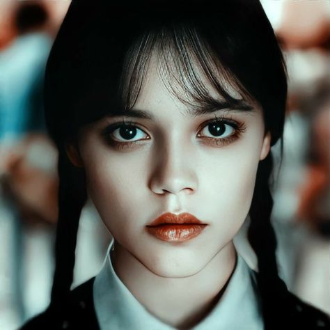 Wednesday Sketch Jenna Ortega, Wednesday Addams Sketch Jenna Ortega, Wednesday Addams Drawing Easy, Wednesday The Show, Wednesday Addams Drawing, Jenna Ortega Icons, Jenna Ortega As Wednesday, Wednesday Addams Jenna Ortega, Horror Drawings