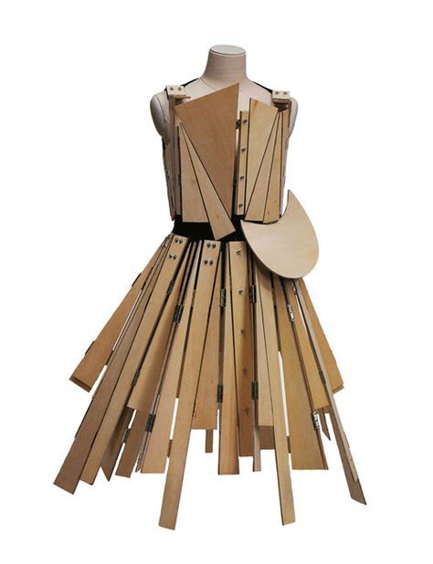 Trash Fashion, Paper Clothes, Sculptural Fashion, Cardboard Sculpture, Paper Fashion, Paper Dress, Paper Toy, Cardboard Art, Recycled Fashion