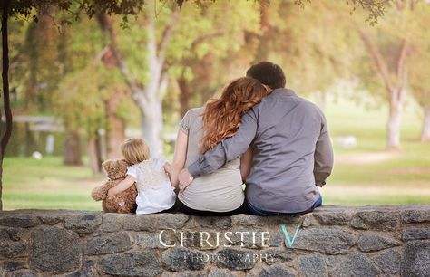 second baby maternity  | Maternity second baby | Photo ideas Baby Photo Ideas, Family Maternity Pictures, Maternity Photography Family, Family Maternity Photos, Baby Fotografie, Maternity Photoshoot Poses, Maternity Photography Poses, Maternity Poses, Foto Baby