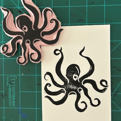 This handcarved octopus stamp was printed with waterbased speedball ink for a #100dayproject Ink Block Prints, Easy Stamp Ideas, Octopus Lino Print, Carving Stamps Ideas, Linolium Printing Easy, Lino Stamp Ideas, Diy Stamps Homemade, Simple Lino Print Ideas, Octopus Linocut