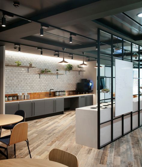 Office Business Design, Commercial Ceiling Design Offices, Urban Office Design Industrial Style, Industrial Office Interior Design Ideas, Modern Warehouse Office, Black And Grey Office Decor, Industrial Office Breakroom, Pantry Industrial Design, Danish Office Design