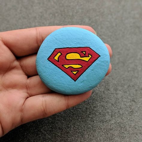 Superhero Series, Dc Collectibles, Superman Logo, Easy Canvas, Easy Canvas Art, Rock Painting Designs, Painting Designs, Rock Design, Stone Design