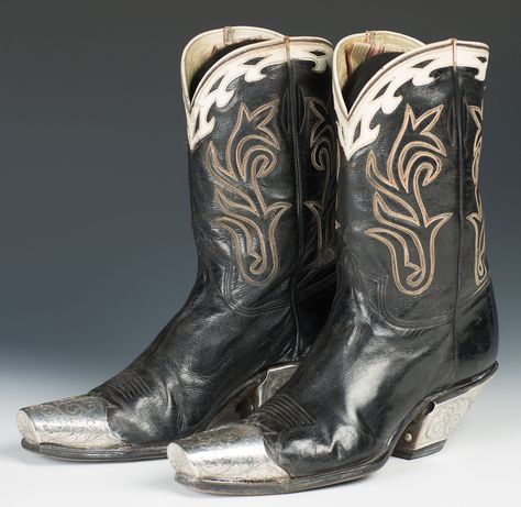 Silver Mounted Cowboy Boots. Brian Lebel's Old West Auction, June 11, 2016. Est. $1,000-1,500. Cowboy Boot With Spurs, Fancy Cowboy Boots, Cowboy Boots With Spurs, Cheap Cowboy Boots, Custom Cowboy Boots, Cowboy Stuff, Vintage Cowboy Boots, Boot Bling, Black Cowboy