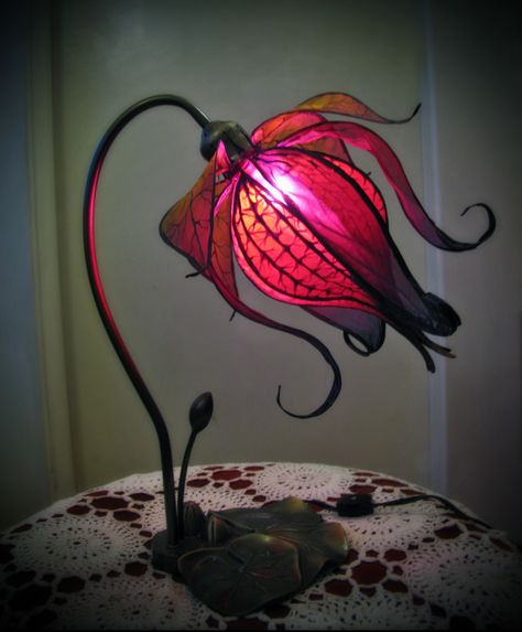 Lily Lamp, Faerie Art, Lampe Art Deco, Faery Art, Pink Lamp, Interior Boho, Lampe Diy, Flower Lamp, Lampe Decoration