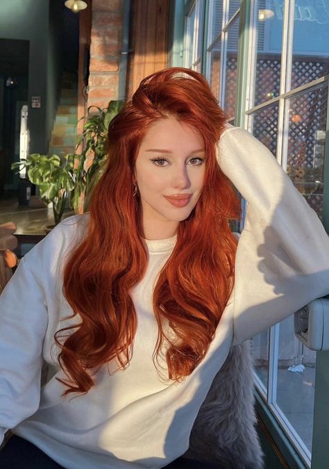 Pretty Red Hair, Copper Red Hair, Hair Color Orange, Red Hair Inspo, Ginger Hair Color, Copper Hair Color, Hair Color Auburn, Long Red Hair, Vlasové Trendy