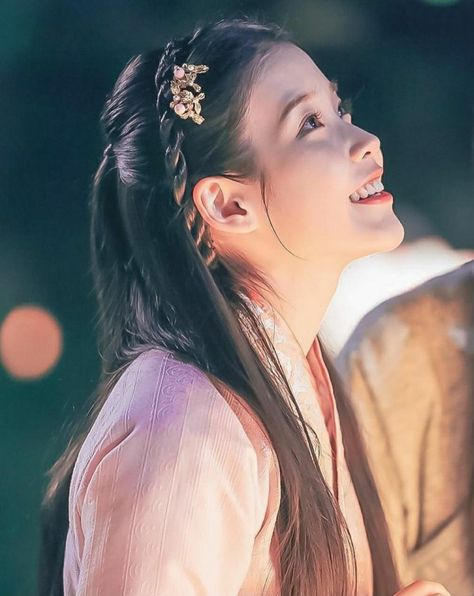 Iu Moon Lovers, Iu Gif, Moon Lovers Drama, Iu Hair, Lovers Pics, Scarlet Heart, Hair Braid Videos, Heart Hair, Princess Hairstyles