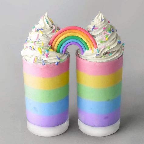 J o s e on Instagram: “Rainbow Cups 🌈💖 Yay or Nay? ✨” Rainbow Drinks, Milkshake Flavours, Unicorn Desserts, Kawaii Dessert, Colorful Drinks, Rainbow Food, Cute Baking, Yay Or Nay, Japanese Snacks