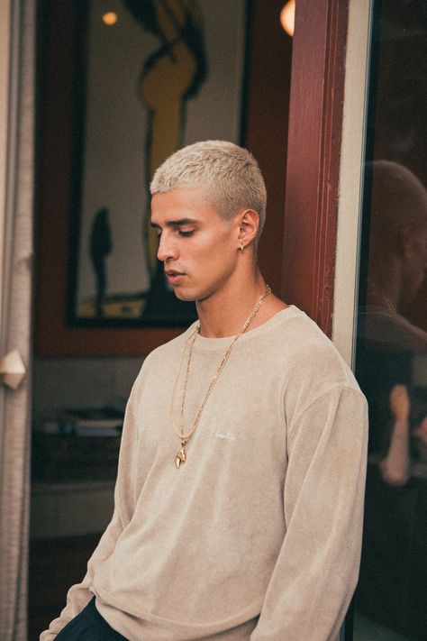 Fade Styles For Men, Buzzcut Men Fade, Bleached Buzzcut, Buzzcut Fade, Buzzcut Men, Fade Hairstyles For Men, Menswear Photography, Bleached Hair Men, Male Haircuts Curly