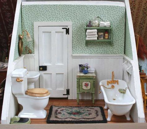 miniature bathroom room box Doll House Bathroom, Room Box Miniatures, Dollhouse Bathroom, Bathroom Color Schemes, Mini Doll House, Doll House Crafts, Attic Renovation, Attic Remodel, Dolls House Interiors