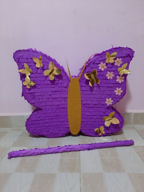 Diy Butterfly Pinata, Purple Pinata, Butterfly Pinata, Lavender Butterfly, Ideas Cumpleaños, Piñata Ideas, Diy Butterfly, Butterfly Party, Butterfly Theme