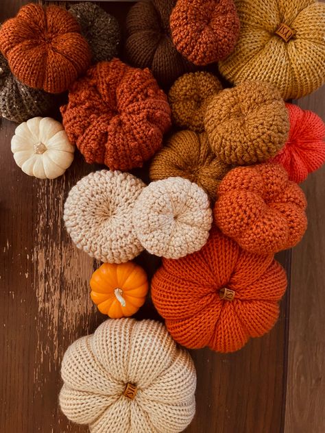 Crochet Autumn Aesthetic, Crochet Fall Aesthetic, Fall Crochet Aesthetic, Crochet Autumn Decor, Knit Pumpkin Pillow, Crochet Fall Blanket, Pumpkin Pillow Crochet, Crochet Pumpkin Pillow, Pumpkin Styling