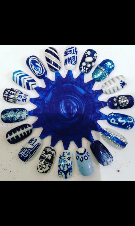 Football Nail Designs, Mani Designs, Graduation Nail Designs, College Nails, 20th Birthday Ideas, Cool Nail Ideas, Football Nails, Nail Bling, Penn State Football