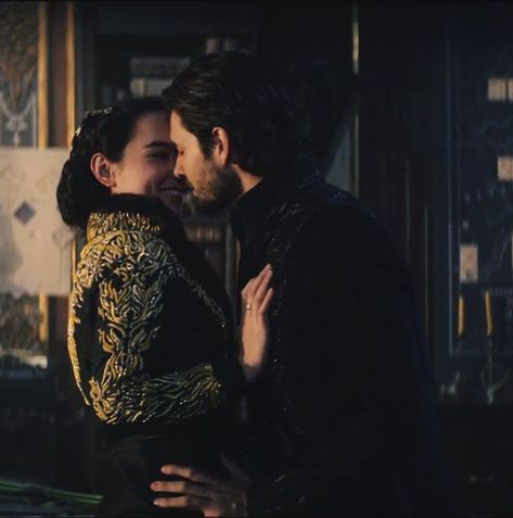 Jessie Mei Li as Alina Starkov and Ben Barnes as General Kirigan. Shadow & Bone - Grishaverse Alina And Aleksander, General Kirigan, Jessie Mei Li, Shadow Bone, Bones Tv Series, Alina Starkov, Bones Tv Show, Grisha Verse, M Shadows